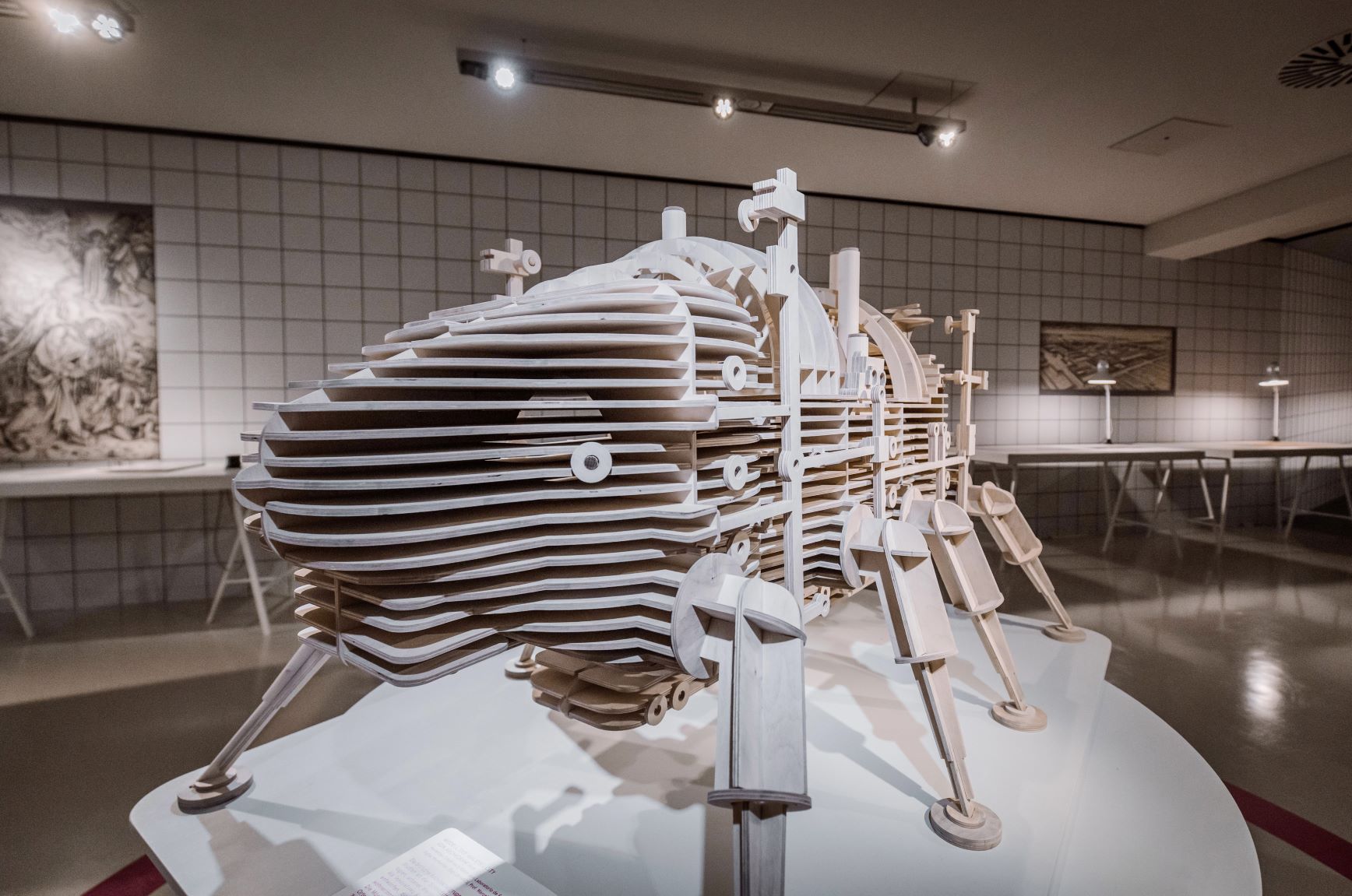 Das Modell einer futuristischen Stadt erinnert an eine gigantische Ameise.
