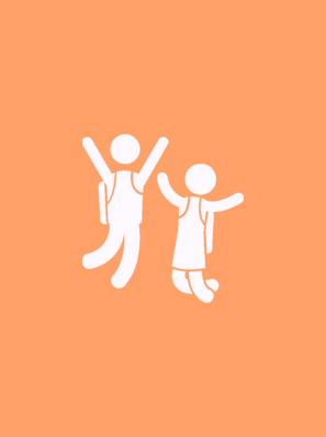 Grafik zweier hüpfender Kinder mit Schulranzen auf orangenem Hintergrund. Copyright: Prosymbols Premium