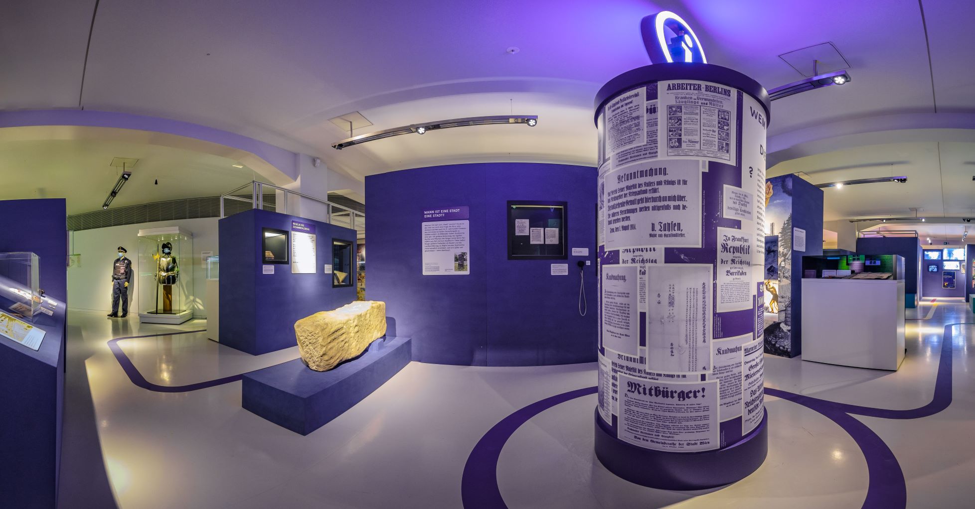 Panoramafoto aus der Ausstellung "Die Stadt"