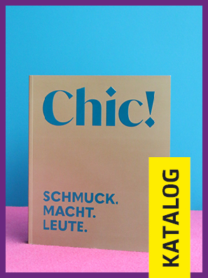 Ein goldenes Buch mit dem türkisen Titel "Chic!"