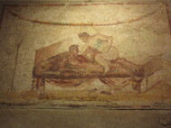 Wandgemälde aus einem Bordell in Pompeji. Foto: Yvonne Schmuhl