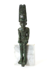 Sitzende Statuette des Gottes Ammun-Re aus Bronze, 1550-1070 v. Chr., Sammlung Beyer Foto: LfA/smac, Annelie Blasko
